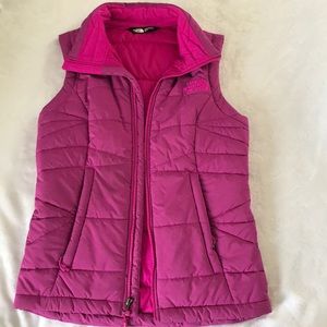 ✰ north face zip up vest ✰